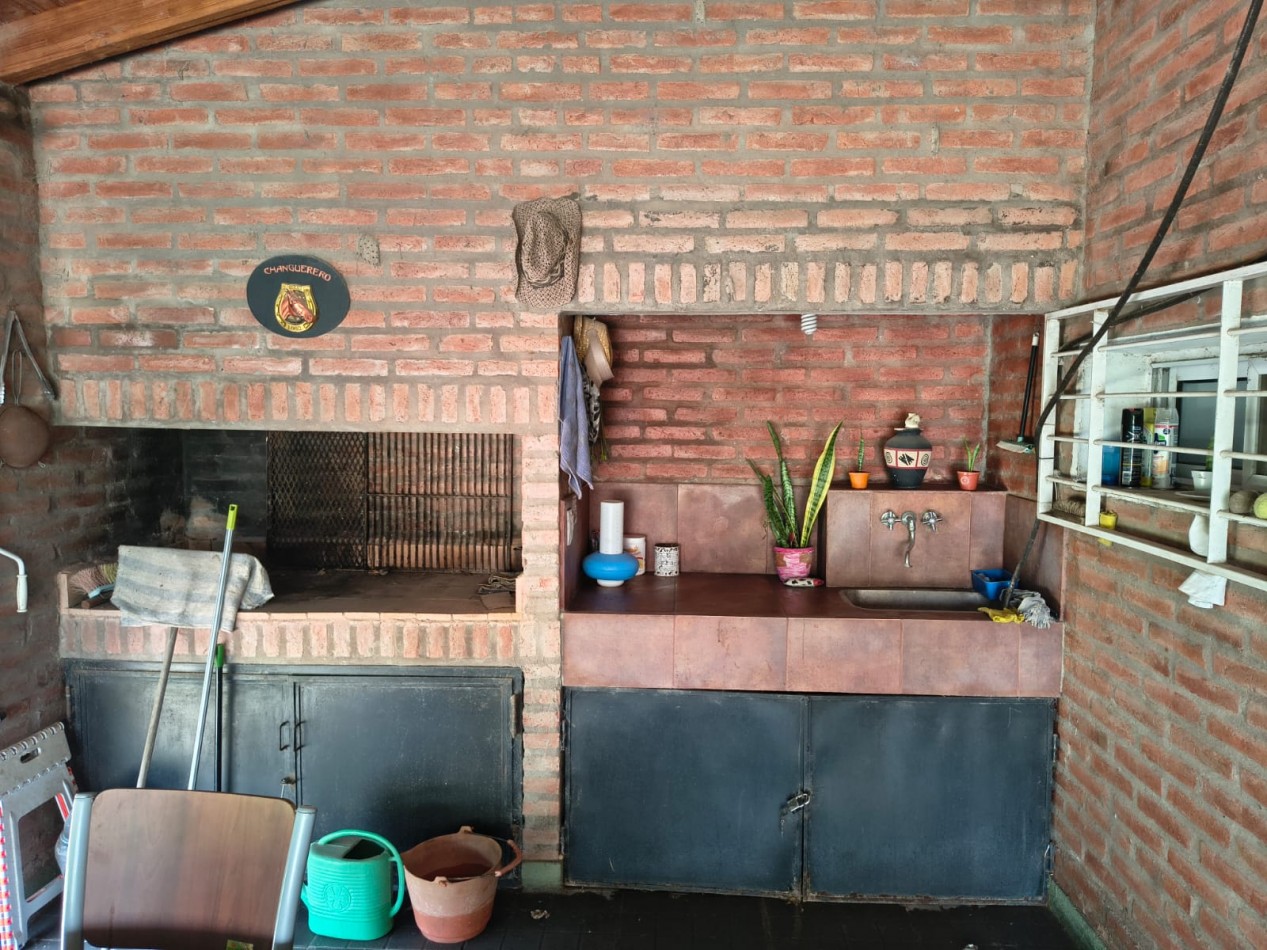 HERMOSA CASAQUINTA FRENTE A LA PLAZA DE ALTOS DEL SAUCE