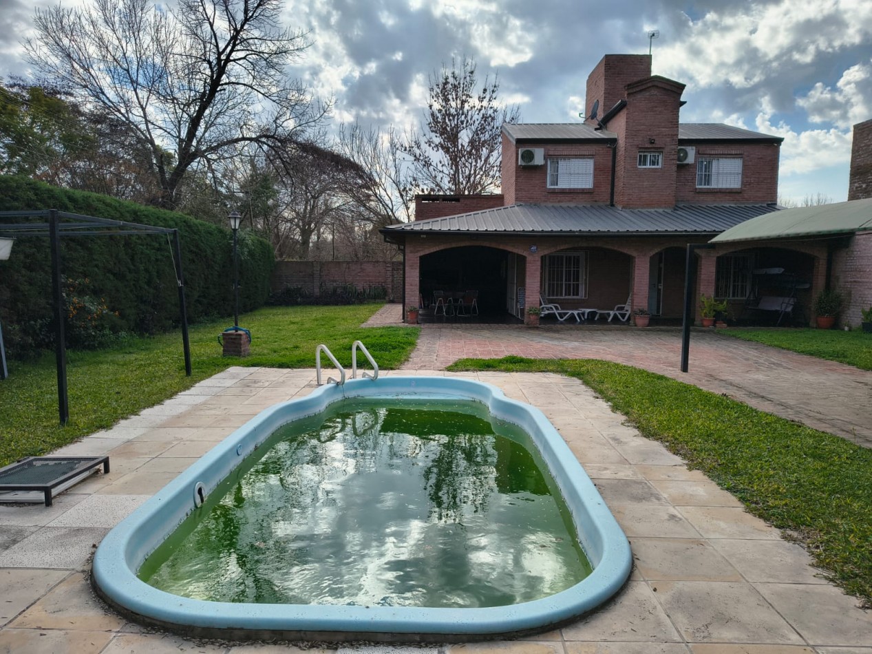 HERMOSA CASAQUINTA FRENTE A LA PLAZA DE ALTOS DEL SAUCE