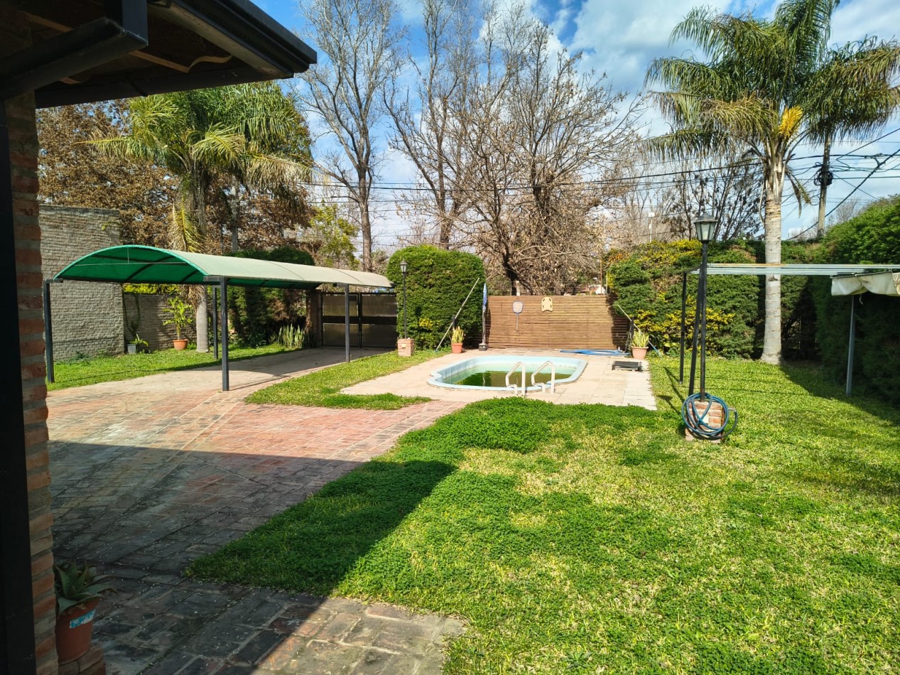HERMOSA CASAQUINTA FRENTE A LA PLAZA DE ALTOS DEL SAUCE