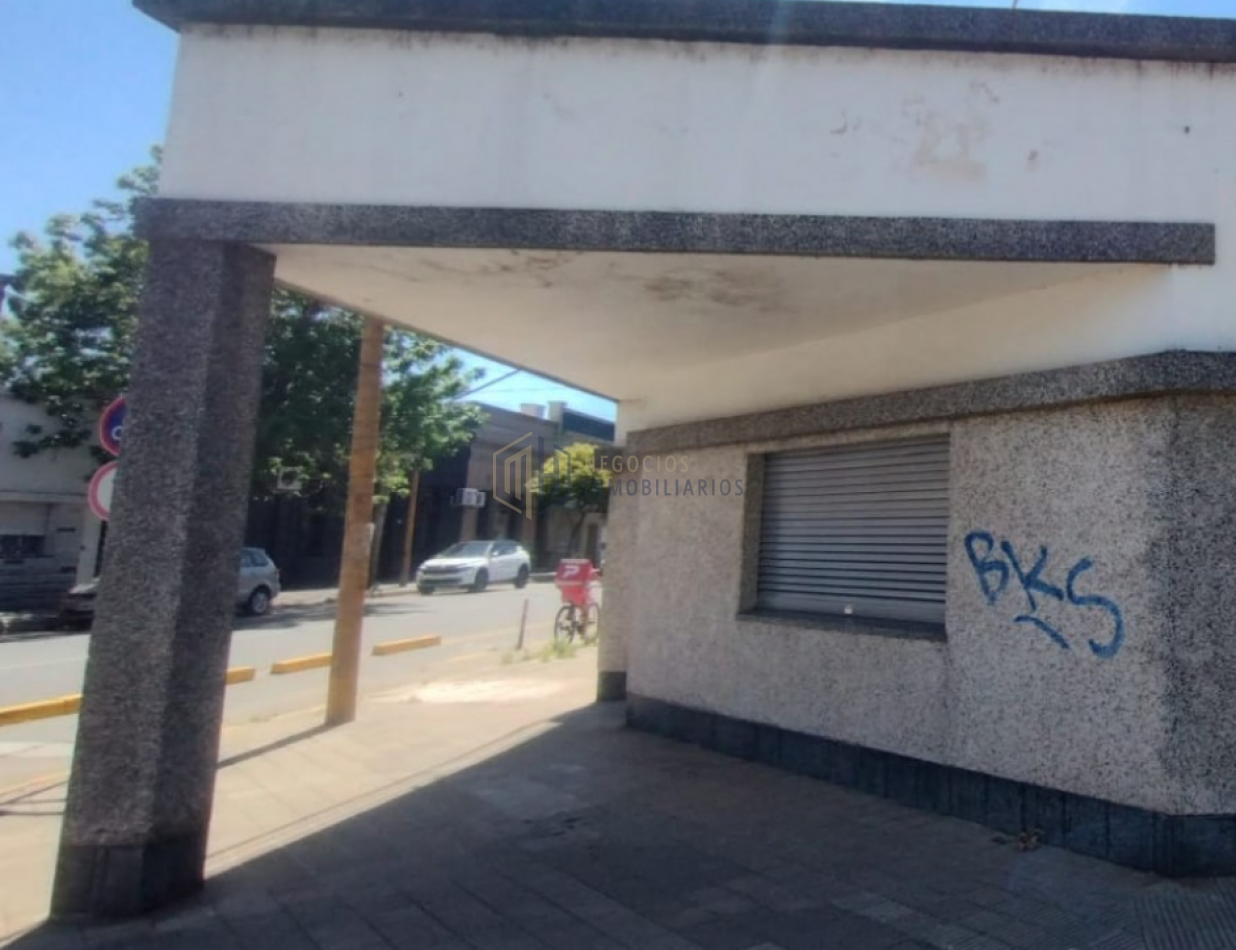 CASA A MODERNIZAR EN PLENO CANDIOTI SUR