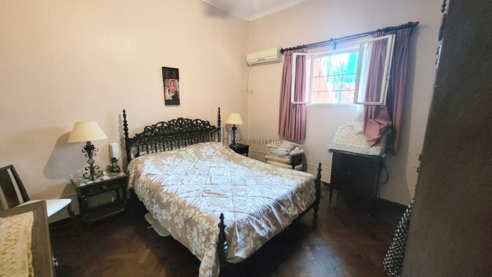CASA SOBRE AV GRAL LOPEZ