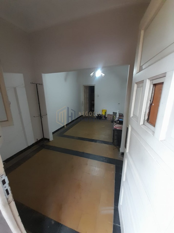 CASA DE 3 DORMITORIOS A 100M DE AV. J J PASO