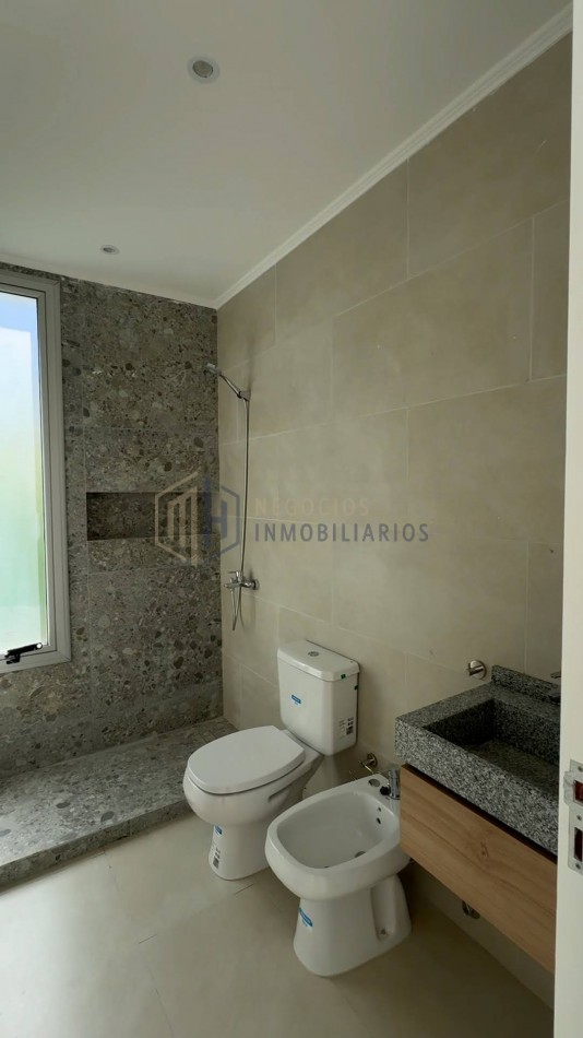 CASA A ESTRENAR EN LA TATENGUITA