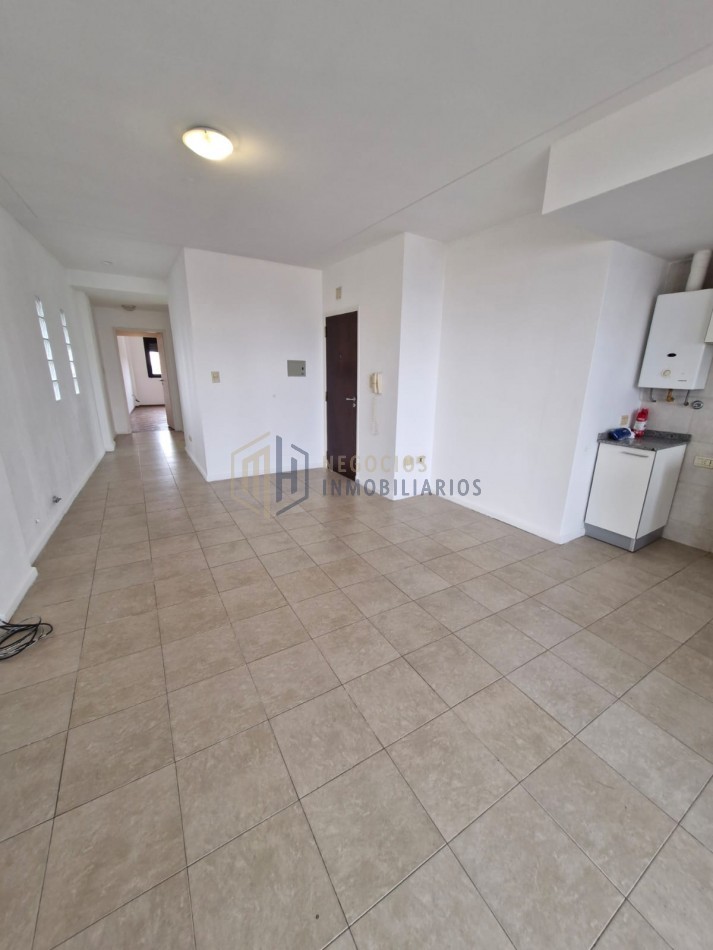 DEPARTAMENTO DE 2 DORMITORIOS Y COCHERA EN BARRIO CENTRO SUR