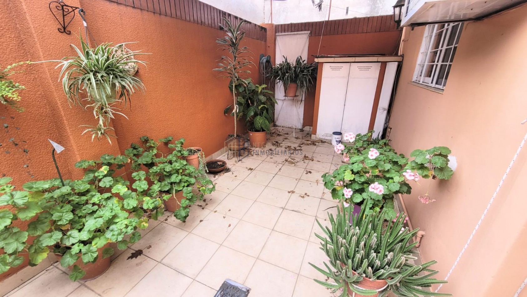 CASA SOBRE AV GRAL LOPEZ