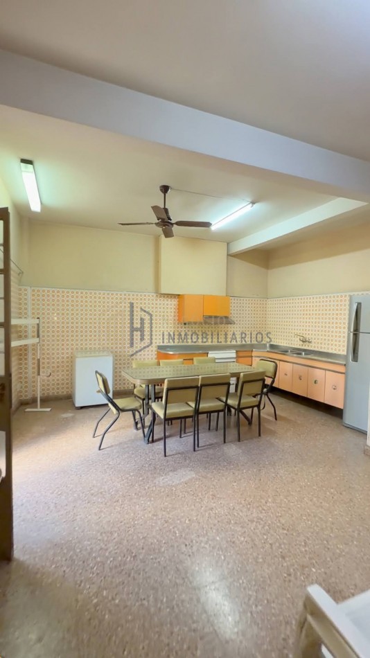 GRAN CASA A MODERNIZAR A METROS DEL PUENTE NEGRO