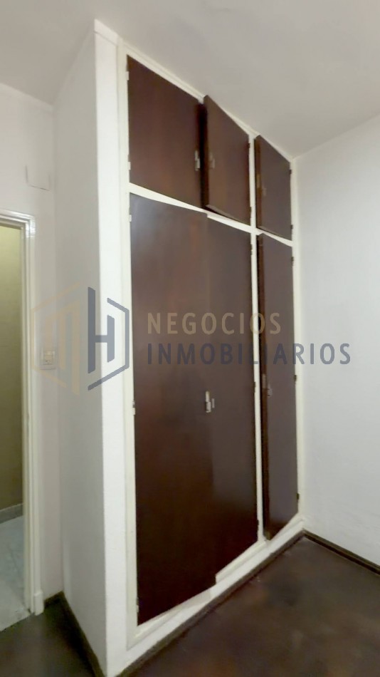CASA DE 3 DORMITORIOS A METROS DE AV LOPEZ Y PLANES
