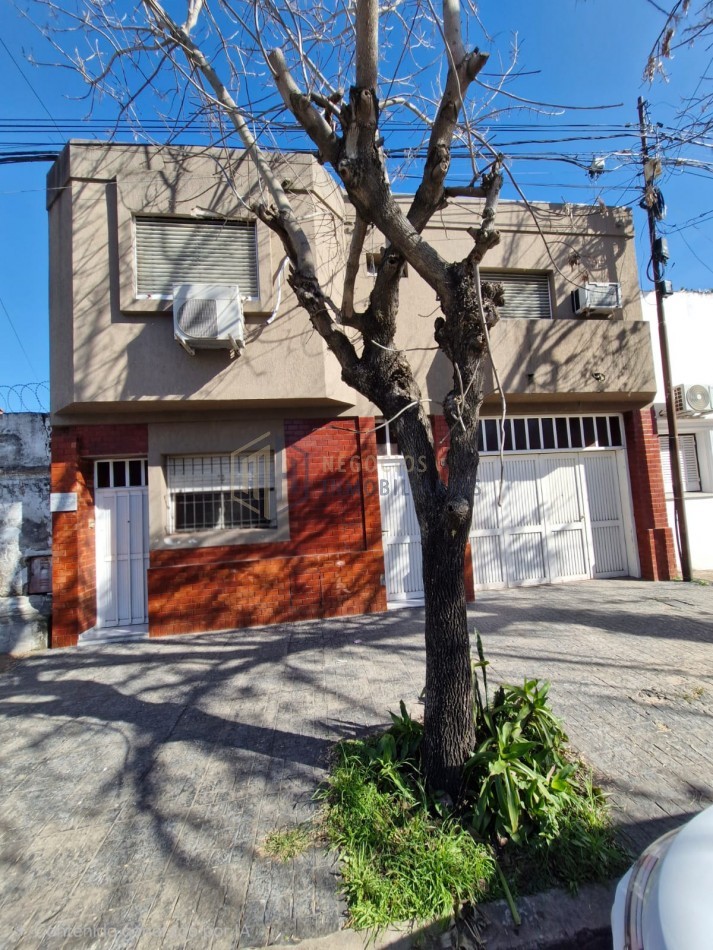 CASA AMPLIA EN BARRIO 7 JEFES