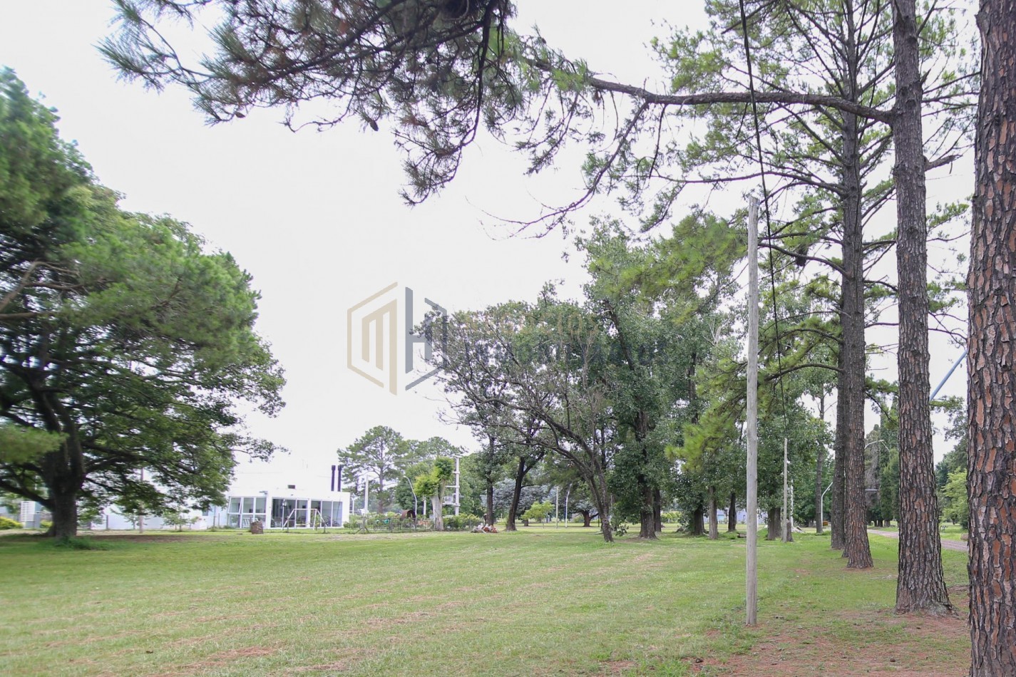 TERRENO EN COUNTRY LOS MOLINOS FRENTE AL GOLF