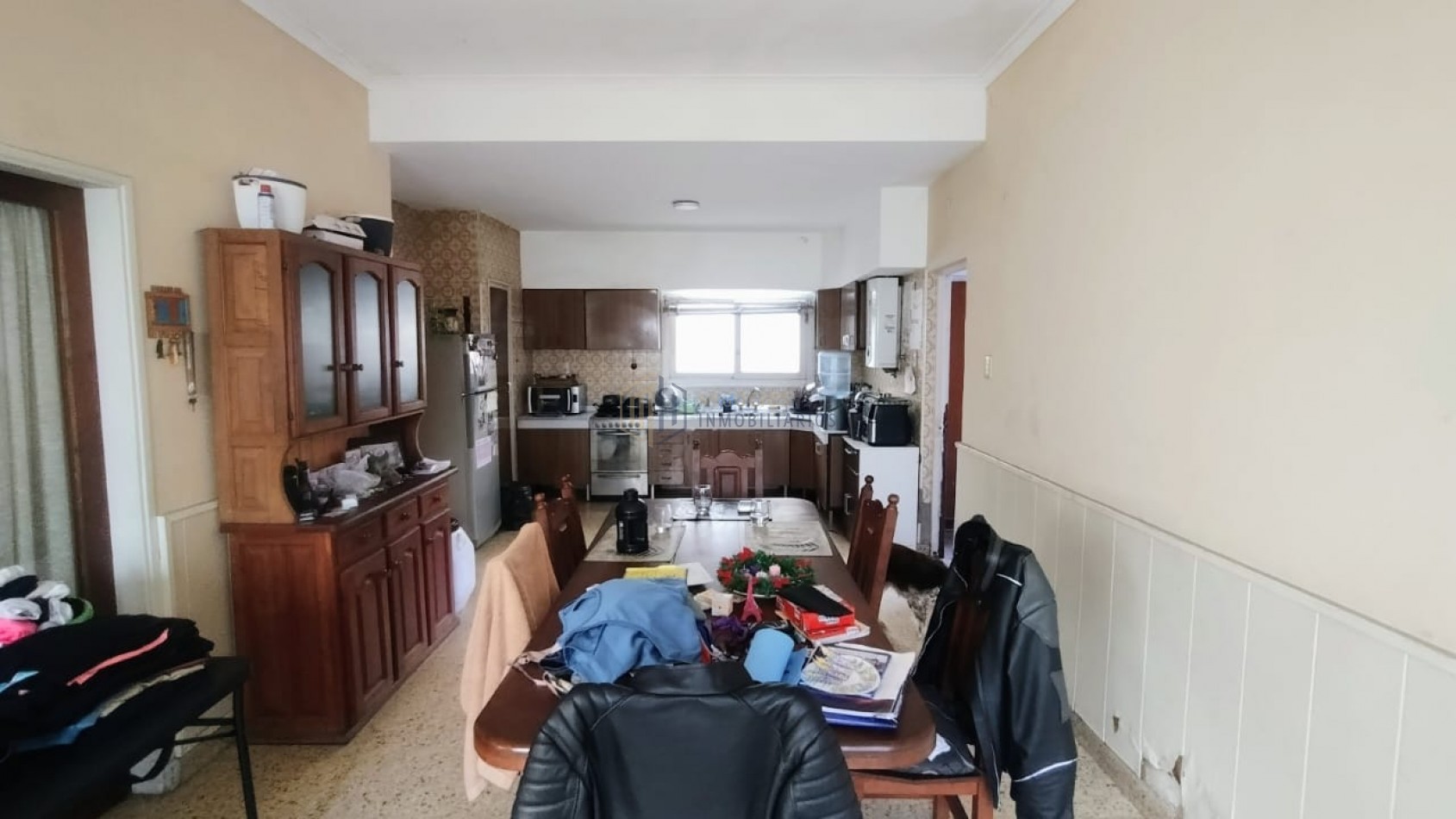 CASA MAS GALPON EN BARRIO ROMA