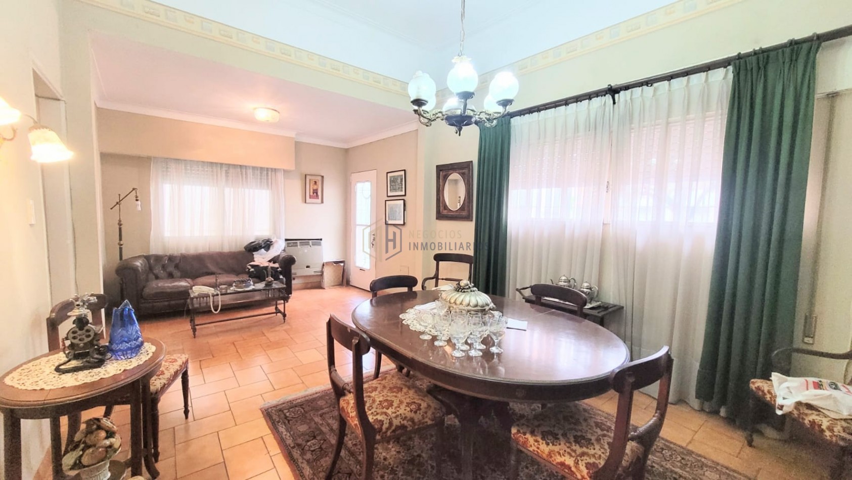 CASA SOBRE AV GRAL LOPEZ