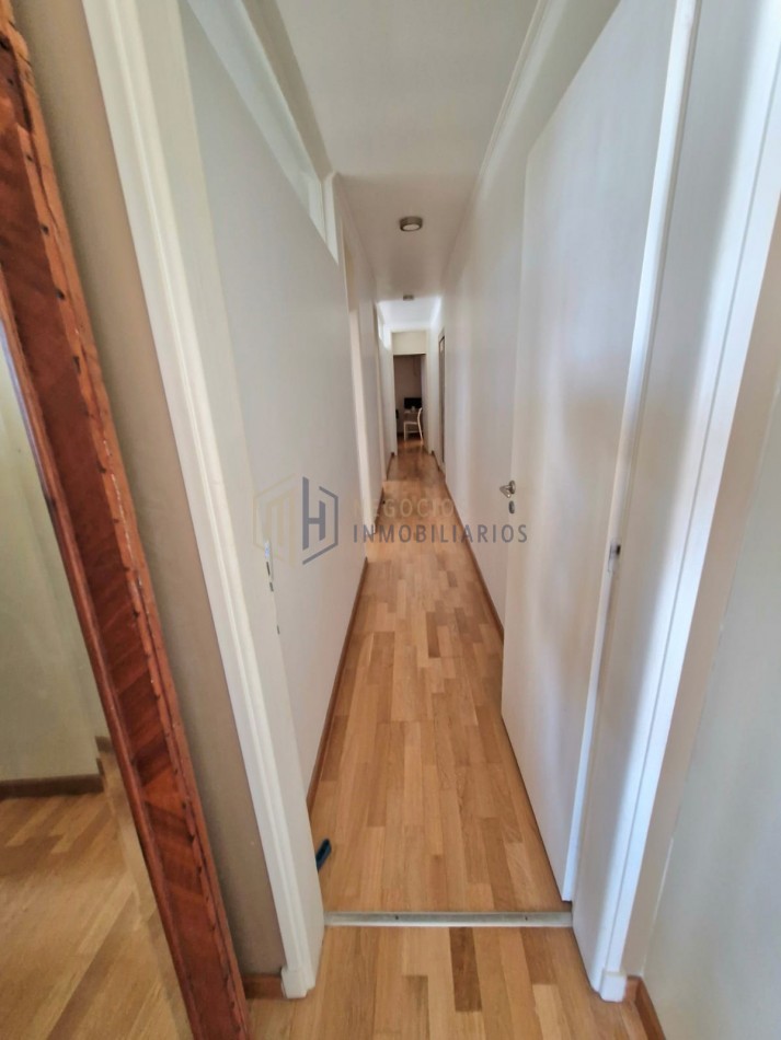 SEMIPISO DE CATEGORIA DE 3 DORMITORIOS Y COCHERA EN BARRIO CONSTITUYENTES