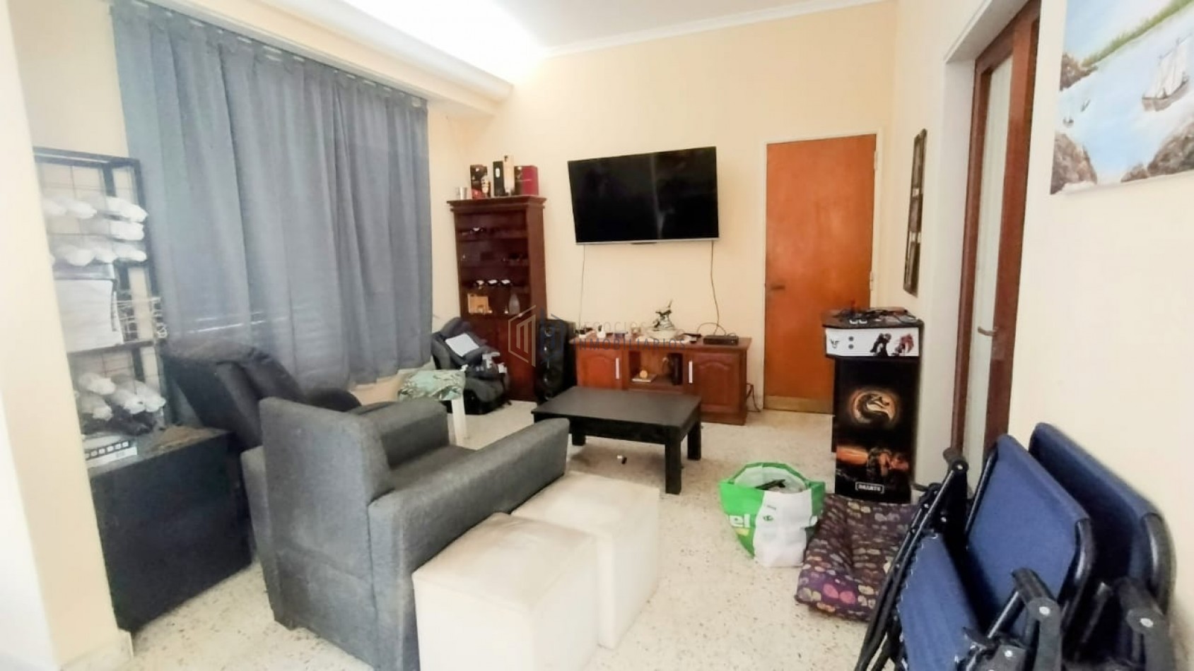 CASA MAS GALPON EN BARRIO ROMA