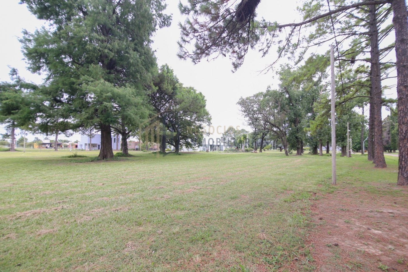 TERRENO EN COUNTRY LOS MOLINOS FRENTE AL GOLF
