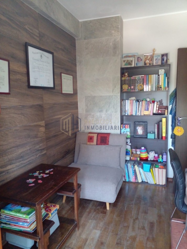 SEMIPISO IMPECABLE DE 2 DORMITORIOS EN B° SUR
