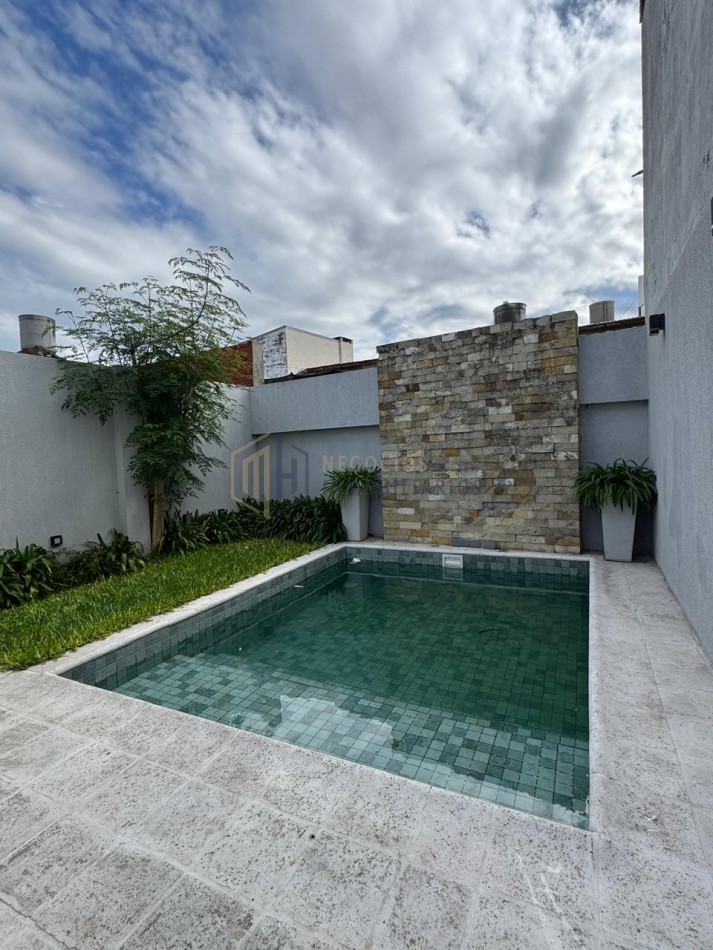 HERMOSA Y MODERNA CASA A POCAS CUADRAS DEL CENTRO!