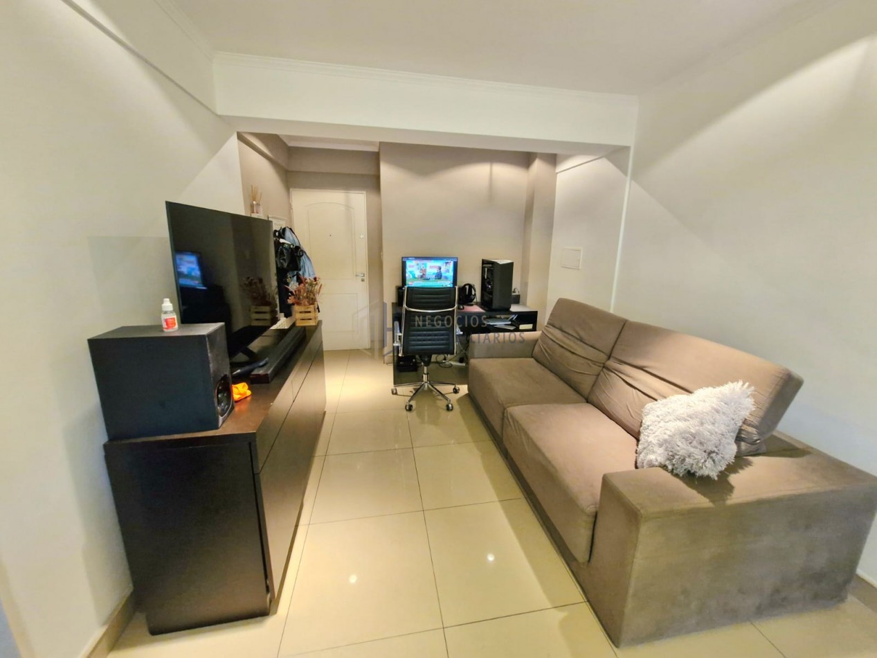 DEPARTAMENTO DE 2 DORMITORIOS Y COCHERA - ZONA CENTRO