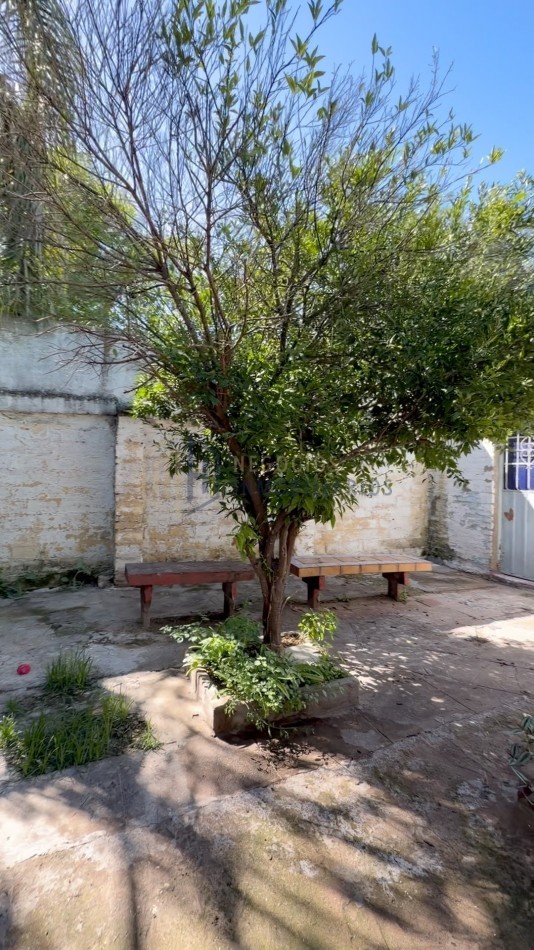 CASA A METROS DEL PARQUE FEDERAL