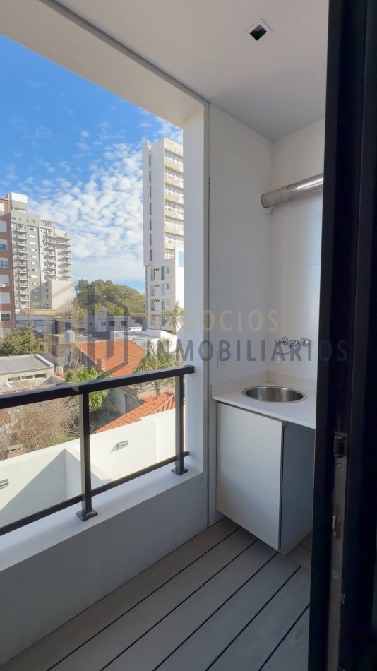 HERMOSO SEMIPISO DE 2 DORMITORIOS A 50 METROS DE BV GALVEZ A ESTRENAR!