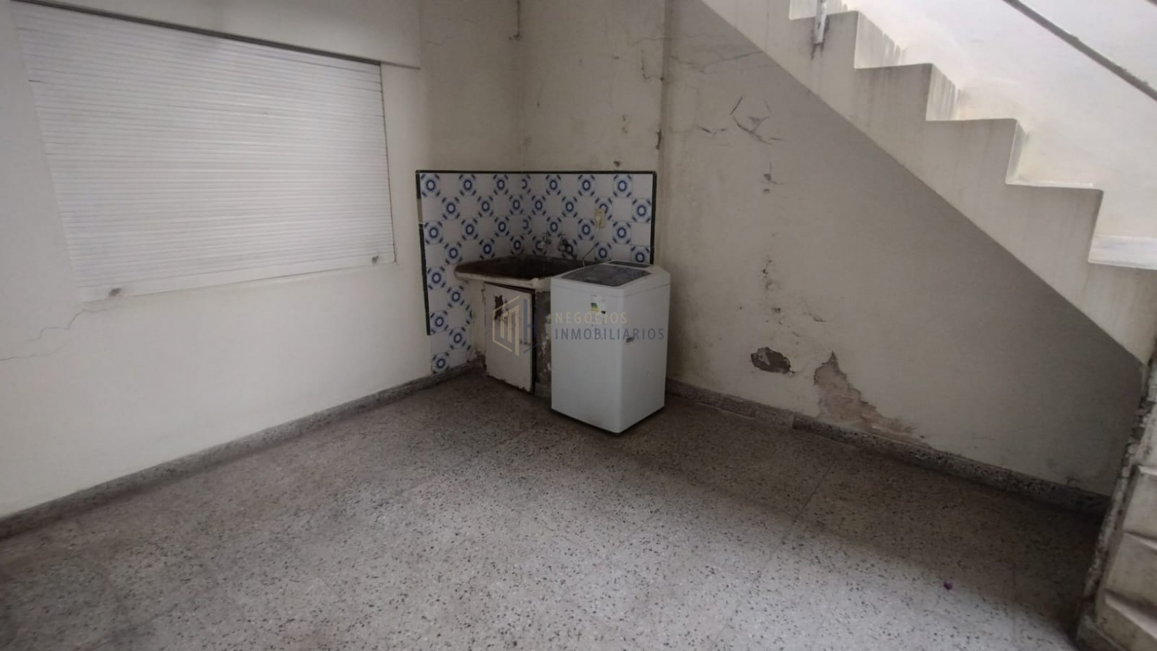 CASA A MODERNIZAR EN PLENO CANDIOTI SUR
