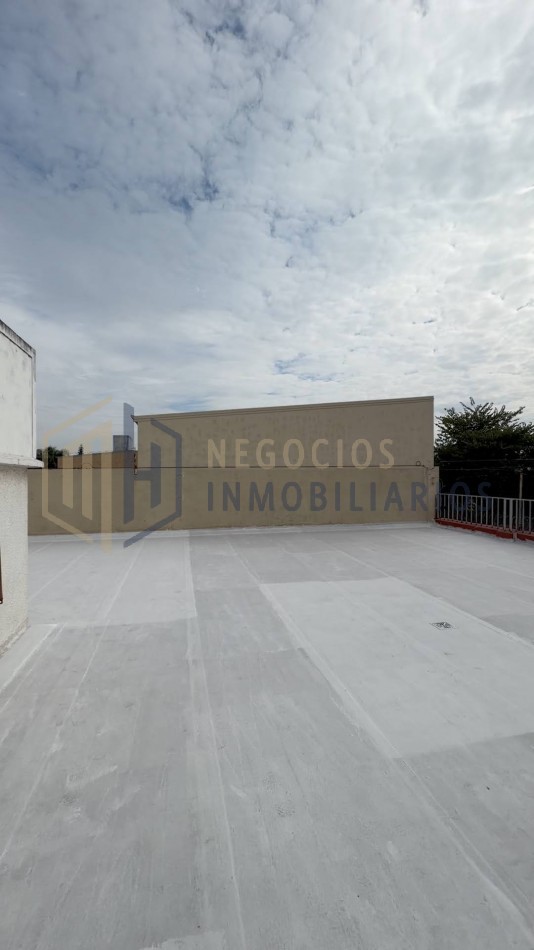 CASA DE 3 DORMITORIOS A METROS DE AV LOPEZ Y PLANES