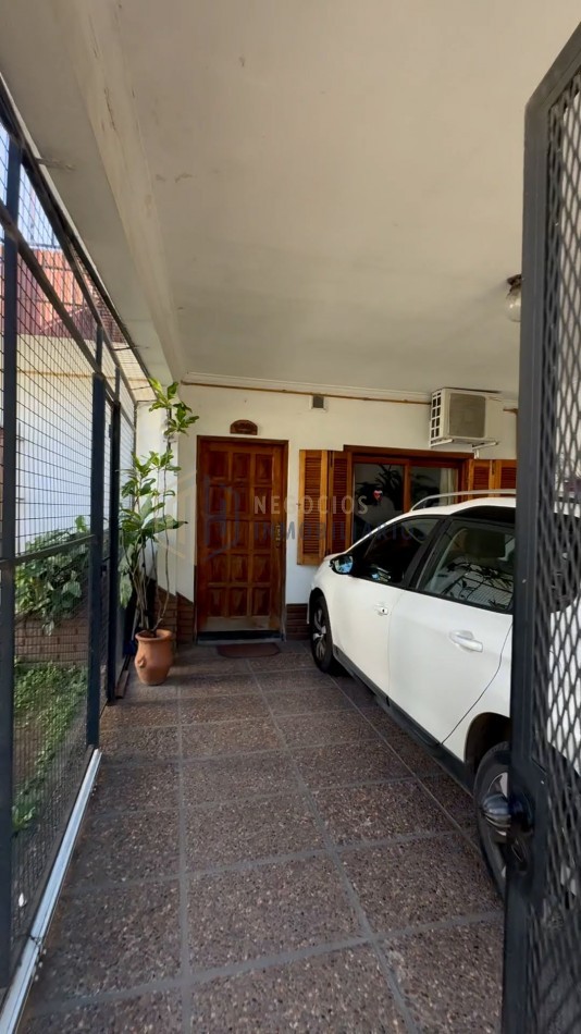 CASA 2/3 DORMITORIOS A POCOS M. DE AV. FREYRE