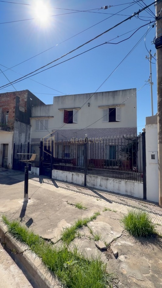 CASA A METROS DEL PARQUE FEDERAL