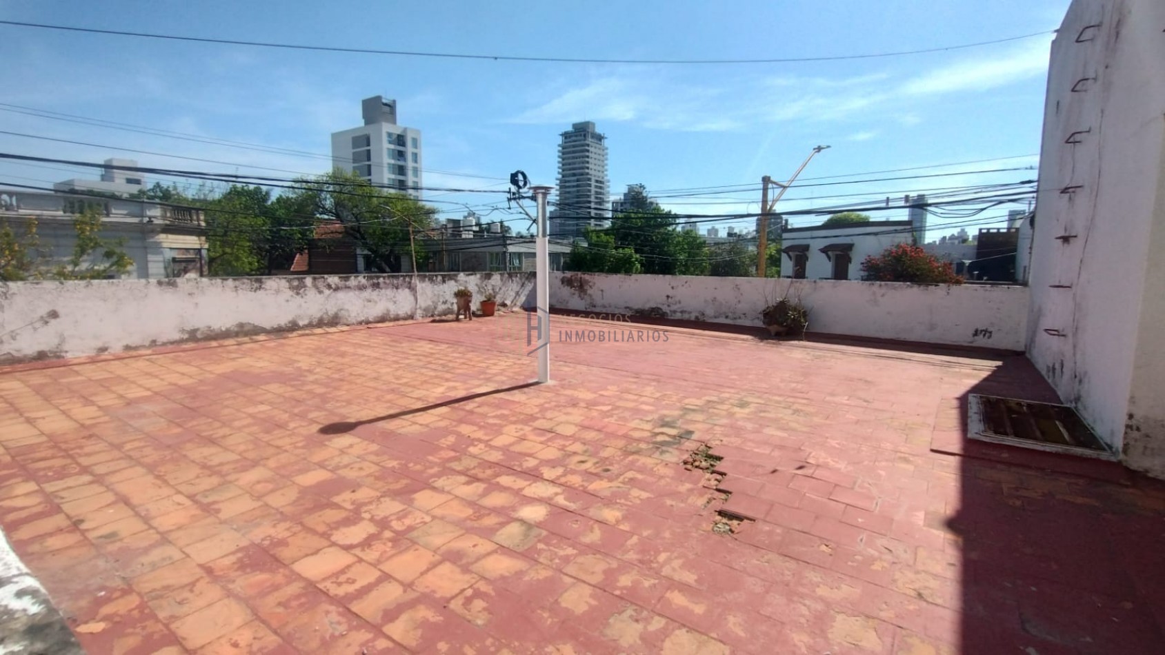CASA A MODERNIZAR EN PLENO CANDIOTI SUR