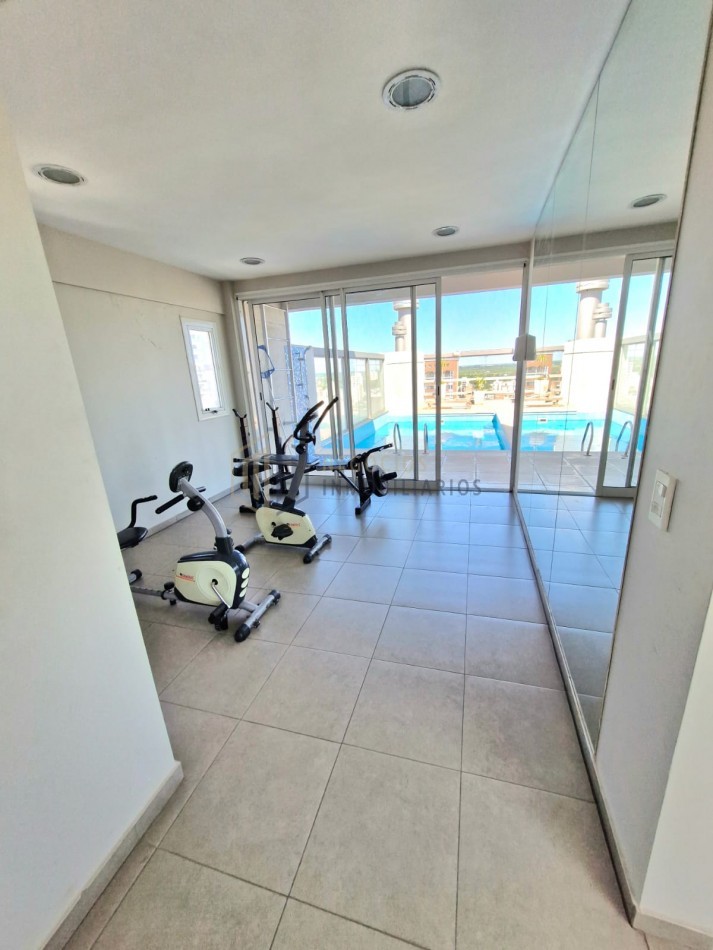 SEMIPISO DE CATEGORIA DE 3 DORMITORIOS Y COCHERA EN BARRIO CONSTITUYENTES