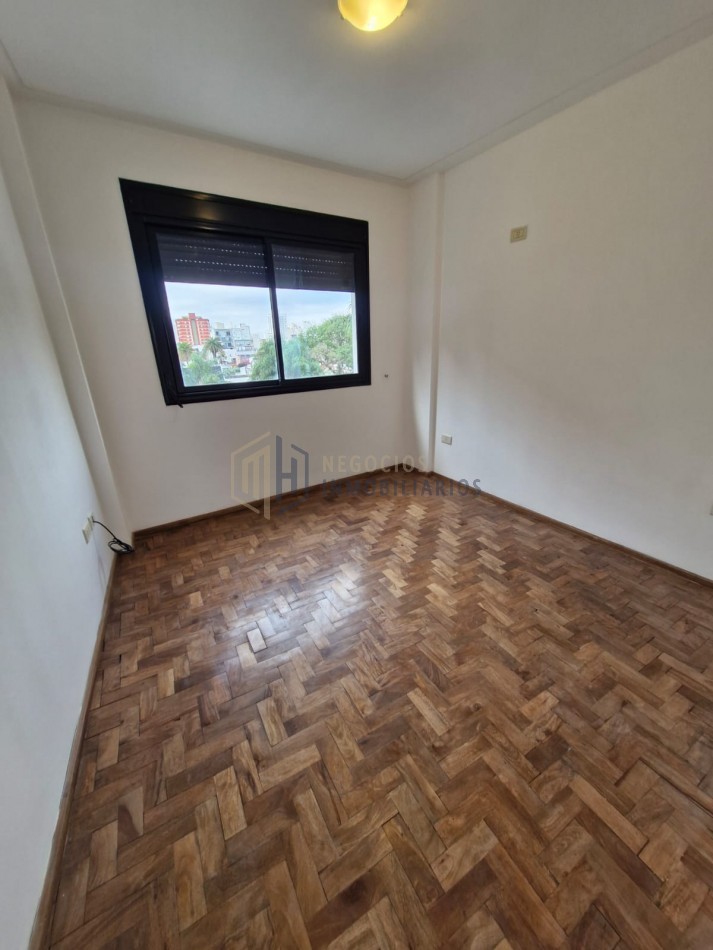 DEPARTAMENTO DE 2 DORMITORIOS Y COCHERA EN BARRIO CENTRO SUR