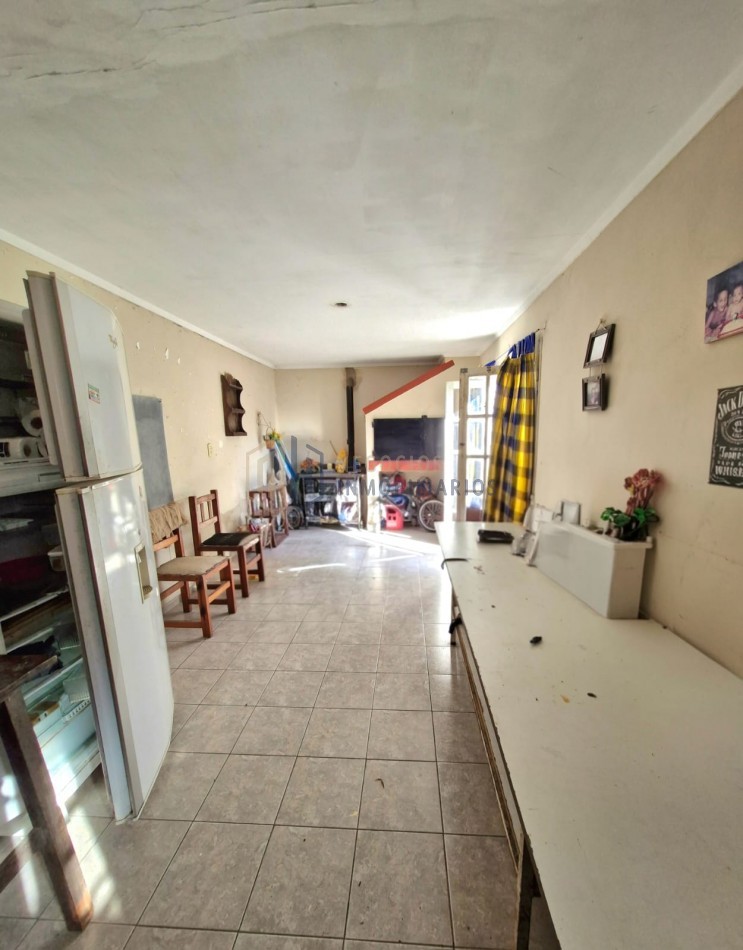 CASA AMPLIA EN BARRIO 7 JEFES