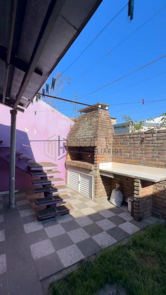 CASA 2/3 DORMITORIOS A POCOS M. DE AV. FREYRE