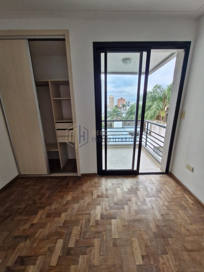 DEPARTAMENTO DE 2 DORMITORIOS Y COCHERA EN BARRIO CENTRO SUR