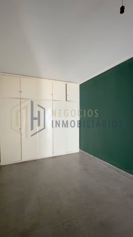 CASA DE 3 DORMITORIOS A METROS DE AV LOPEZ Y PLANES