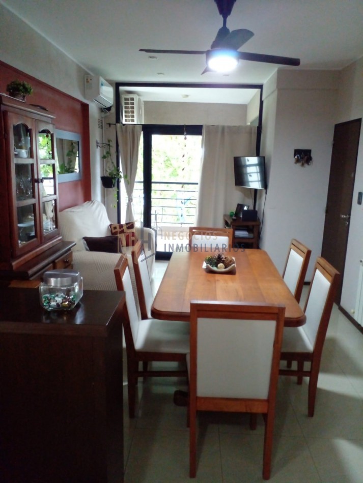 SEMIPISO IMPECABLE DE 2 DORMITORIOS EN B° SUR