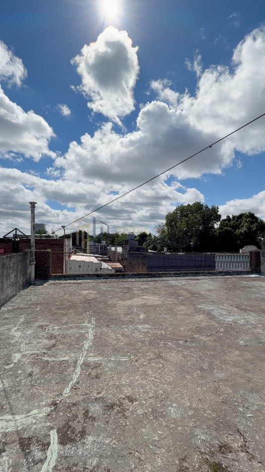 GRAN CASA A MODERNIZAR A METROS DEL PUENTE NEGRO