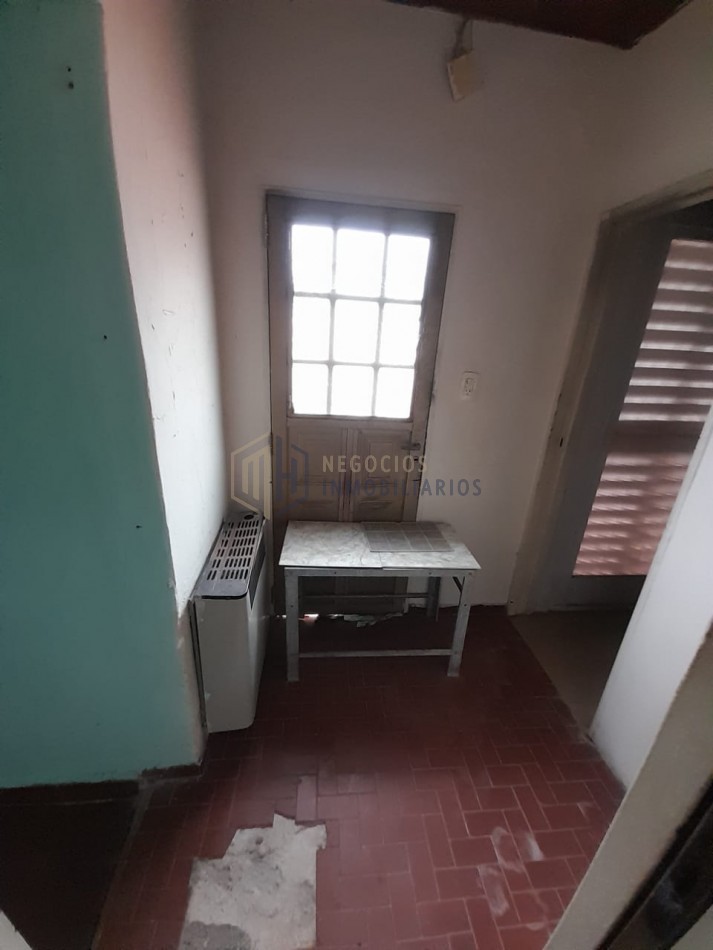 CASA DE 3 DORMITORIOS A 100M DE AV. J J PASO