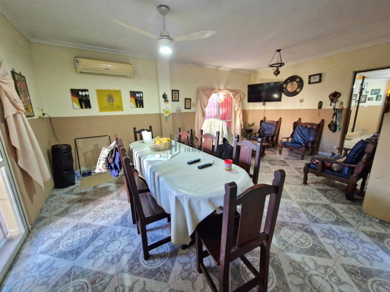 CASA AMPLIA EN BARRIO 7 JEFES