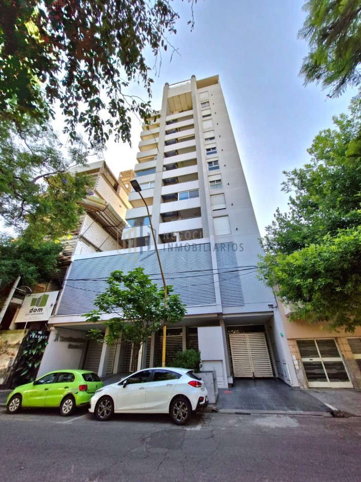 SEMIPISO DE CATEGORIA DE 3 DORMITORIOS Y COCHERA EN BARRIO CONSTITUYENTES