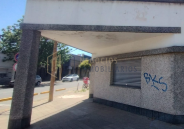 CASA A MODERNIZAR EN PLENO CANDIOTI SUR