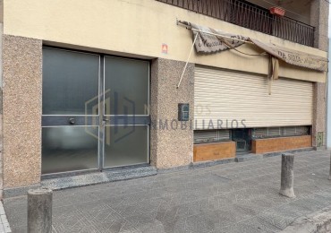 GRAN CASA A MODERNIZAR A METROS DEL PUENTE NEGRO